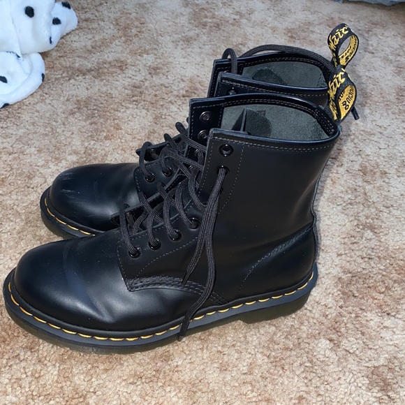 Dr. Martens 1460 Smooth Leather Lace Up Boots - Picture 3 of 6